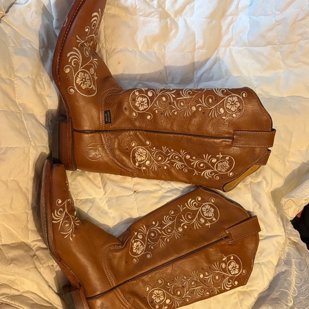 Embroidered Brown Western Boots